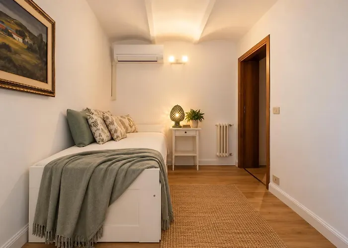 Casa Marchese Lucia * Roma